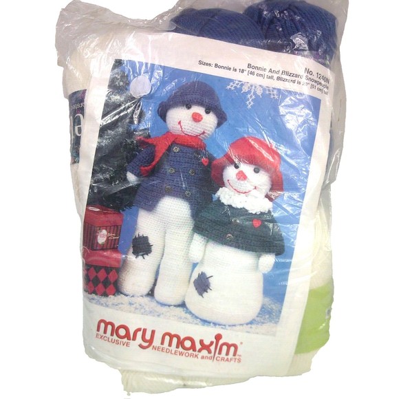 Mary Maxim Bonnie and Blizzard Snow People Snowman Craft Kit #1240N 18 and 20 In - Picture 1 of 4